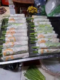 Hình ảnh Gỏi cuốn tom tai heo