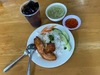 Hình ảnh Cơm tấm Ba rọi + Nước Sâm + Canh