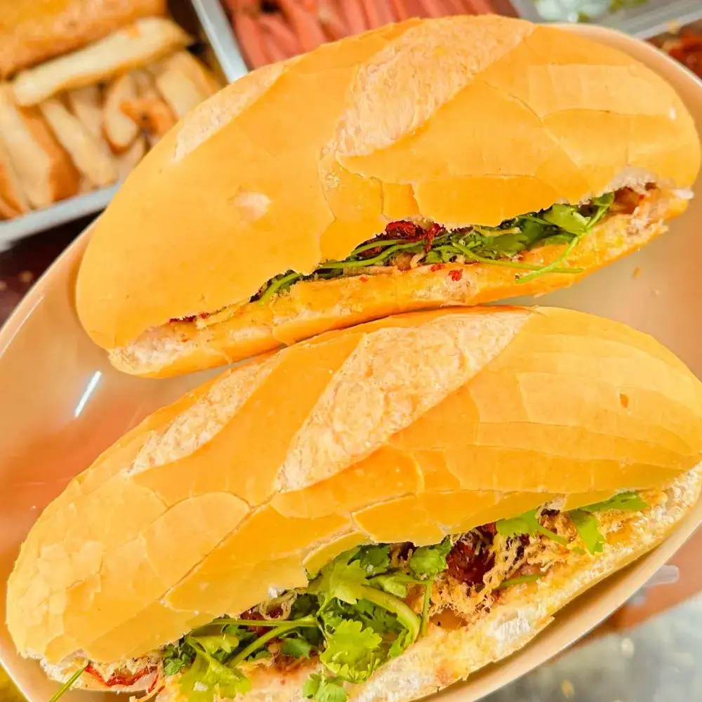 Hình ảnh Bánh mì thập cẩm truyền thống