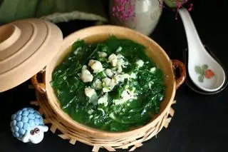 Canh bù ngót - 13.000 ₫ tại Cơm Chất - Trần Văn Kỷ