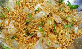Bánh tráng trộn bà gánh  - 15.000 ₫ tại Bếp Nhà Heo - Cá Viên Chiên & Bánh Tráng Tỏi - Điện Biên Phủ