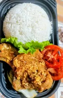 Hình ảnh cơm gà chiên mắm cát tường 