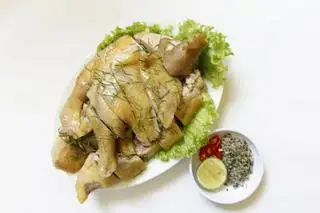 Gà Hấp Xả Lá Chanh nửa con - 135.000 ₫ tại HD Food - Gà Ủ Muối Hoa Tiêu - Đỗ Xuân Hợp