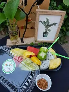 Trái cây hộp thập cẩm chấm muối 400gr - 45.000 ₫ tại 123 Juicy - Nước Ép Trái Cây Tươi - Nam Kỳ Khởi Nghĩa