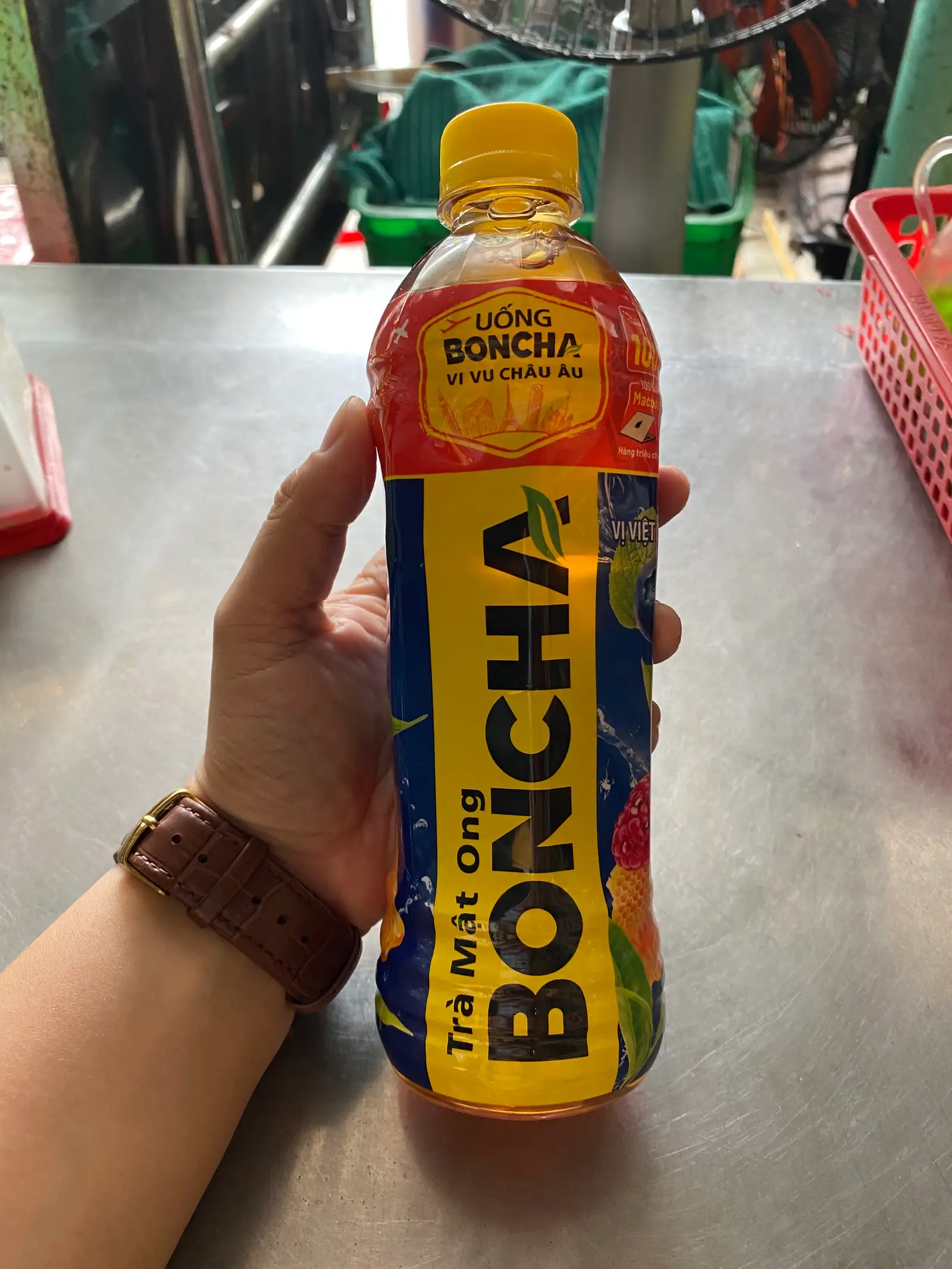 Hình ảnh 1 chai trà mật ông boncha