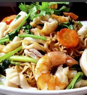 mì xào hải sản  - 95.000 ₫ tại Bún Thịt Nướng, Cháo Hải Sản & Cháo Hàu - Tôn Thất Thuyết