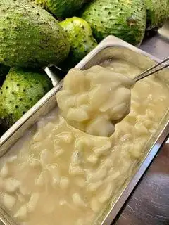 trà mãng cầu  - 25.000 ₫ tại Bánh Tráng Trộn, Chân Gà Sả Sốt Thái & Trà Sữa - Phạm Thế Hiển