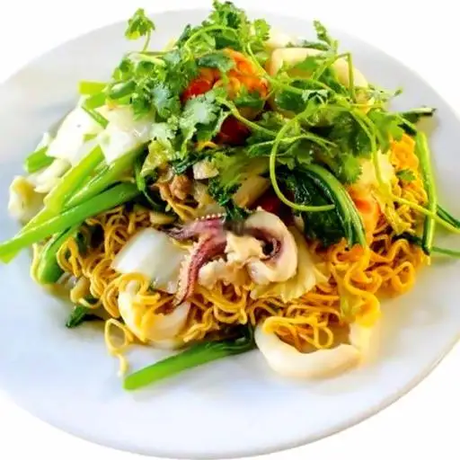 Mì gói xào hải sản - 45.000 ₫ tại Cơm Gà Xối Mỡ 491 - Nguyễn Đình Chiểu