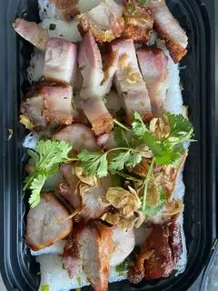 Bánh Hỏi Heo Quay Xá Xíu - 55.000 ₫ tại Bánh Hỏi Heo Quay Rong Nho - Cách Mạng Tháng 8