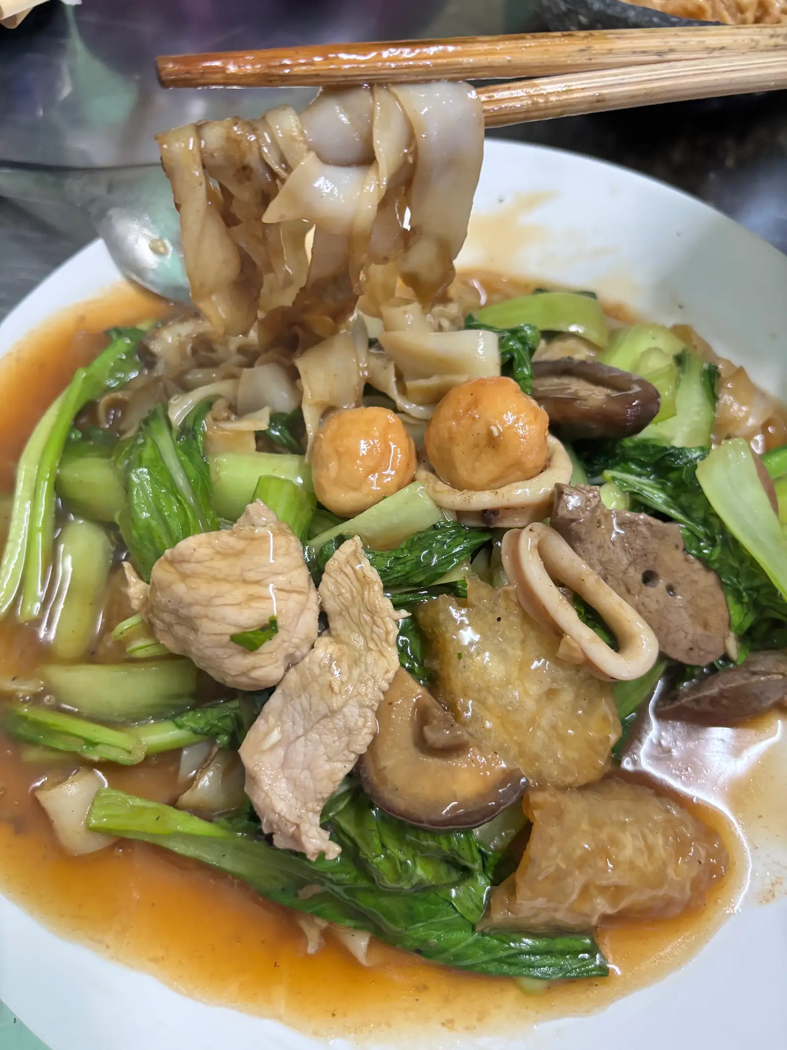 Hủ tiếu sốt xào thập cẩm - 65.000 ₫ tại Tày Ký - Khâu Nhục Cơm Gà - Lãnh Binh Thăng