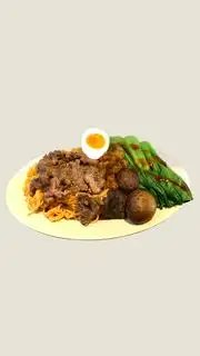 Mì Trộn Heo Tỏi Cay - 50.000 ₫ tại Tiệm Tháng Ba - Kimbap & Cơm Trộn - Nguyễn Thiện Thuật
