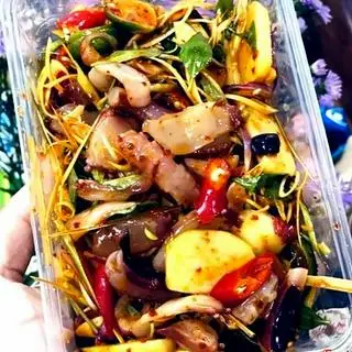 Mix chân gà rút xương + bạch tuột sốt Thái NHỎ - 85.000 ₫ tại Kery - Chân Gà Sốt Thái - Dân Chủ