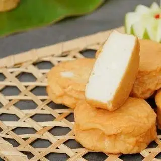 Cơm chiên tỏi  + đậu hủ phômai ( 2 bánh ) - 47.000 ₫ tại Quán Kenken - Mì Trộn & Bánh Mì Cắt - Nguyễn Văn Đậu