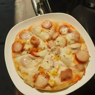 Hình ảnh Pizza xúc xích 