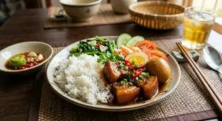 Hình ảnh cơm thịt kho trứng