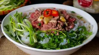 Hình ảnh phở tái lăn