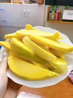 Hình ảnh khay xoài hạt lép thơm ngon 