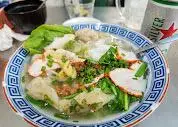 Mì thập cẩm và cá - full topping and fish noodles - 75.000 ₫ tại Hủ Tiếu Mì Hỷ Hào - Nguyễn Hữu Hào