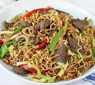 Mì Xào Bò / 1Hộp - 55.000 ₫ tại Ăn Vặt Quí Bùi - Chân Gà Sốt Thái - Chân Gà Sả Tắc - Bùi Hữu Nghĩa