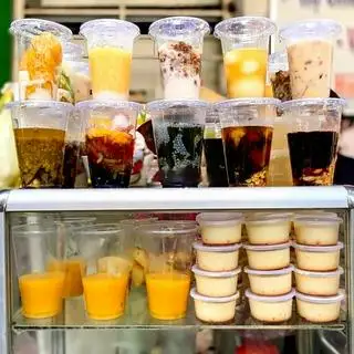 Chè Đậu Xanh Đánh - 25.000 ₫ tại Chè Chị Út - Pasteur