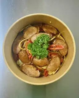 Mì ý sốt oliu tỏi ớt xúc xích heo cay - 89.000 ₫ tại Ghost Kitchen - Bếp Mì Ý - Nguyễn Hữu Cảnh