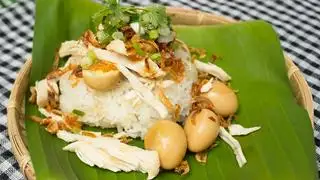 Hình ảnh xôi nếp thịt kho trứng cút