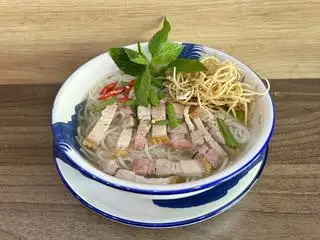 Bún nước lèo heo quay - 65.000 ₫ tại Bún Nước Lèo Sóc Trăng & Bún Mắm Cô Năm - Lê Văn Lương