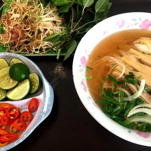 Phở thịt gà - 55.000 ₫ tại Phở Gà Sơn Nga - Nguyễn Đình Chiểu