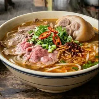 bún bò giò + tái - 47.000 ₫ tại Minh Minh Food - Hòa Bình