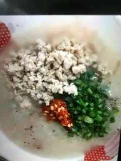 cháo thịt băm  - 39.000 ₫ tại Cháo Sườn, Bánh Đúc Nóng - Thanh Bình - Phạm Văn Chiêu