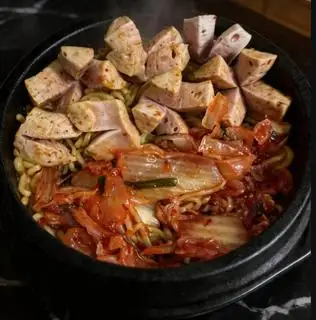 Hình ảnh Mì SiuKay trộn xúc xích