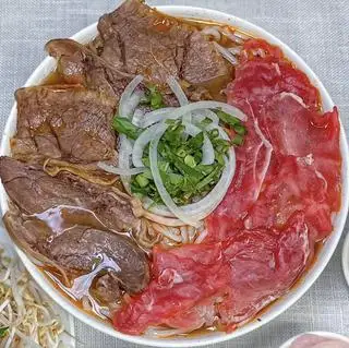 BÚN TÁI NẠM - 65.000 ₫ tại Bún Bò Bếp Ông Cậu - Võ Thị Sáu