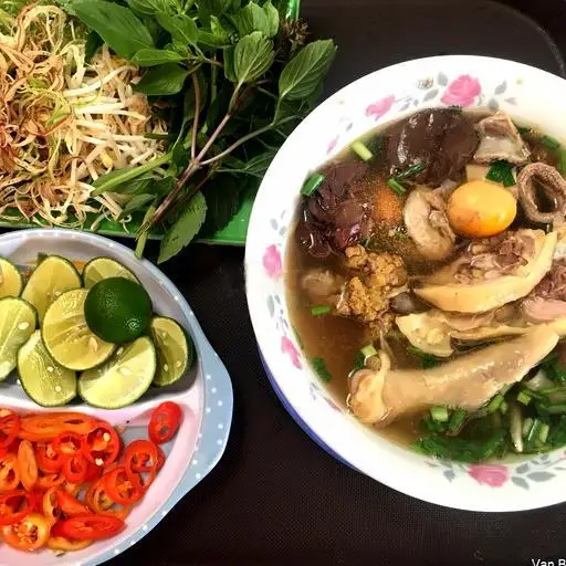 Phở đùi gà - lòng gà - 85.000 ₫ tại Phở Gà Sơn Nga - Nguyễn Đình Chiểu