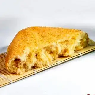 Hình ảnh Bánh mì xúc xích dừa