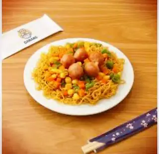 Hình ảnh Mì trộn indomie rau củ viên tôm bò
