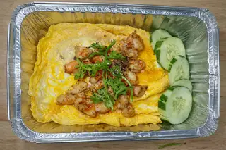 Cơm tôm phủ trứng - 108.000 ₫ tại Hồng Ký - Nui Xào, Cơm Chiên & Lẩu Thái - Bến Vân Đồn