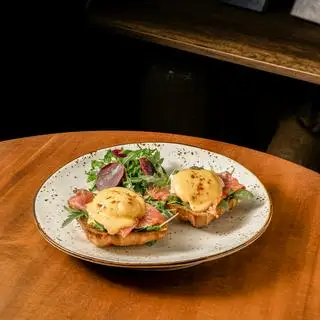 Hình ảnh Egg Benedict Croast Smoked Salmon