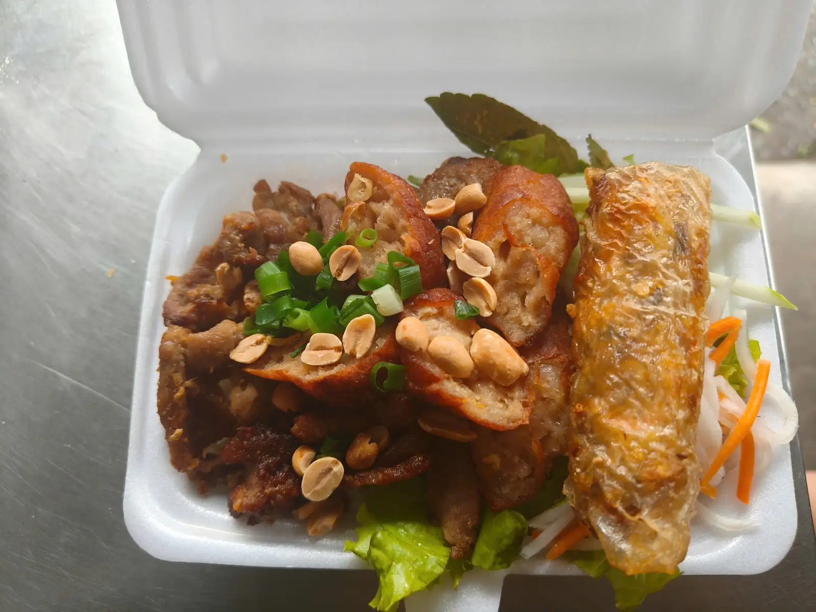 Bún thịt nướng đầy đủ - 79.000 ₫ tại Tuấn Hoa - Bánh Cuốn Hà Nội & Bánh Mướt Nghệ An - Nguyễn Xí