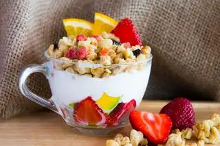 Sữa chua hạt - greek yogurt fruits nuts - 45.000 ₫ tại Healthy Food T.Lâm - Dương Bá Trạc