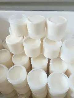 Hình ảnh 1 lốc 10 hũ sữa chua úp ngược 