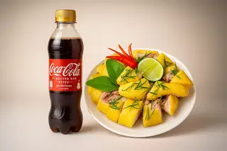 Combo gà ủ muối 1/2 con kèm Coca Cola - 160.000 ₫ tại Gà Ủ Muối & Chân Gà Sốt Thái - Trần Xuân Soạn