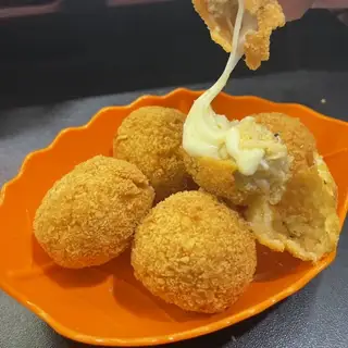 Hình ảnh 5c Bánh Gà Phô mai 