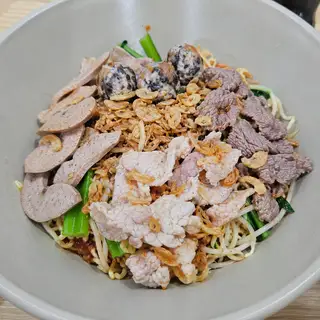 Hình ảnh mì trộn chua cay đế thăn, mọc