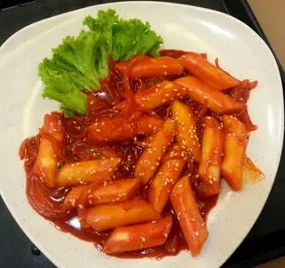 Hình ảnh Tokboki sốt truyền thống