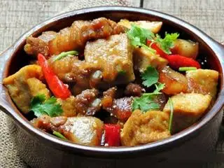 Hình ảnh Cơm niêu thịt kho đậu hủ