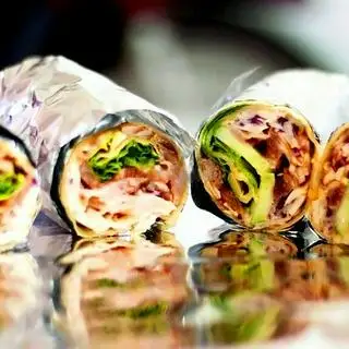 Kebab cuộn - 32.000 ₫ tại Bánh Mì Hà Nội Minh Quân 2 - Huỳnh Văn Bánh