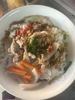 Bún thịt xào - 30.000 ₫ tại Bích Ngọc - Bánh Ướt, Bánh Cuốn & Bún Riêu - Phạm Hữu Lầu
