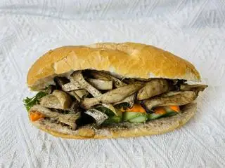 Bánh Mì Pate Nấm Nướng - 31.000 ₫ tại Bánh Mì & Xôi Minh Ký Chay - Âu Cơ