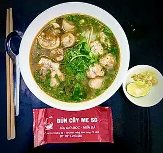 Hình ảnh Bún mọc đuôi heo