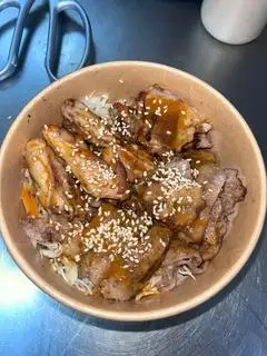 Hình ảnh CƠM BÒ - GÀ NƯỚNG